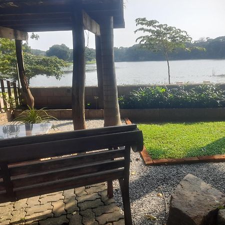 Shashin Lake Resort Дамбулла Екстер'єр фото